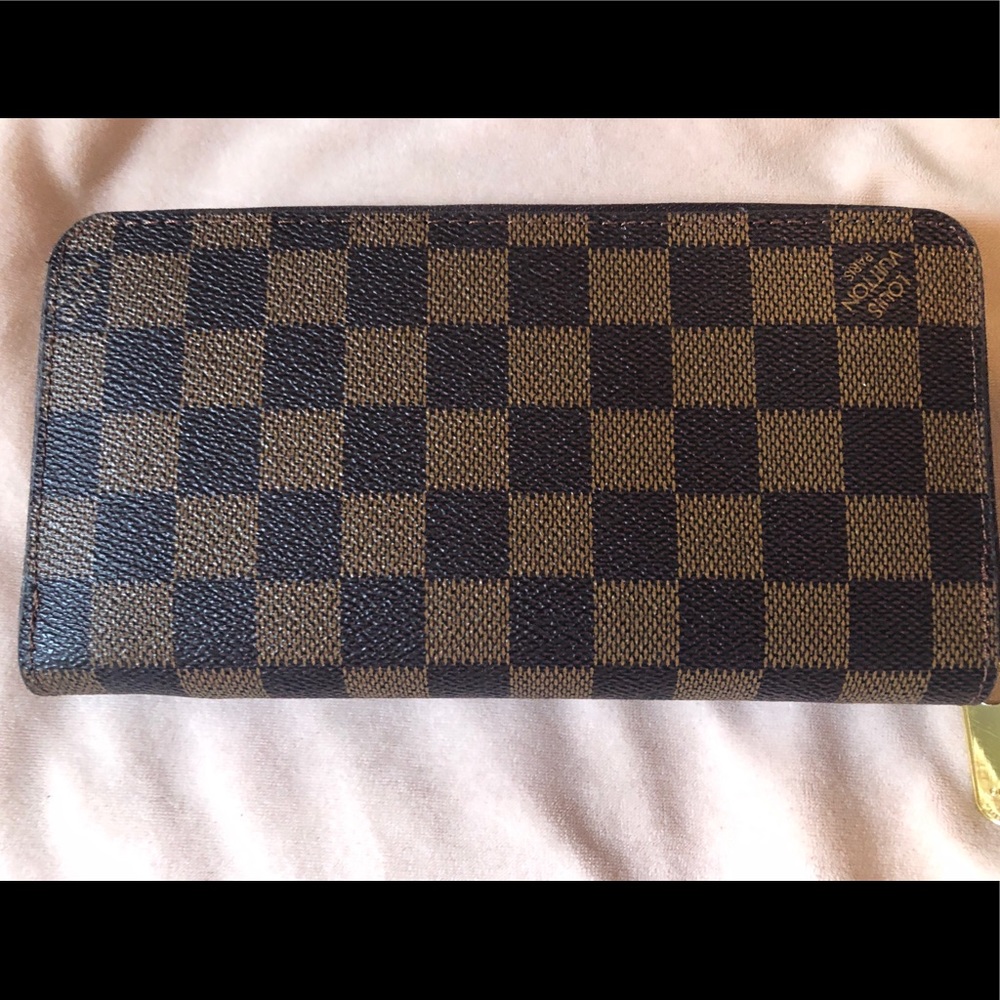 Louis Vuitton Damier Zip Around Wallet AUTHENTIC